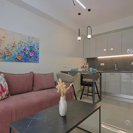 Apartament Omicron *