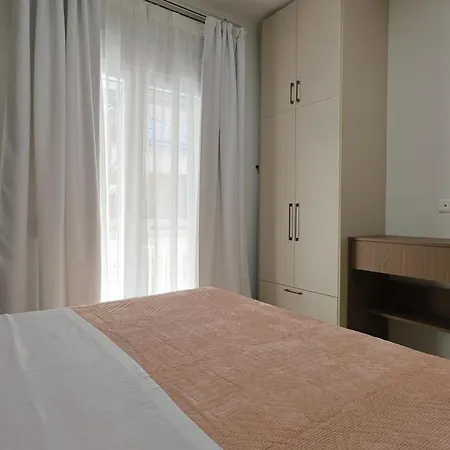 Omicron Apartament *